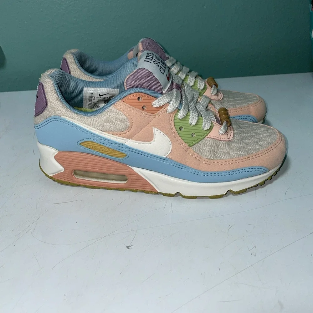 Size 7 womens - Nike Air Max 90 Sun Club
